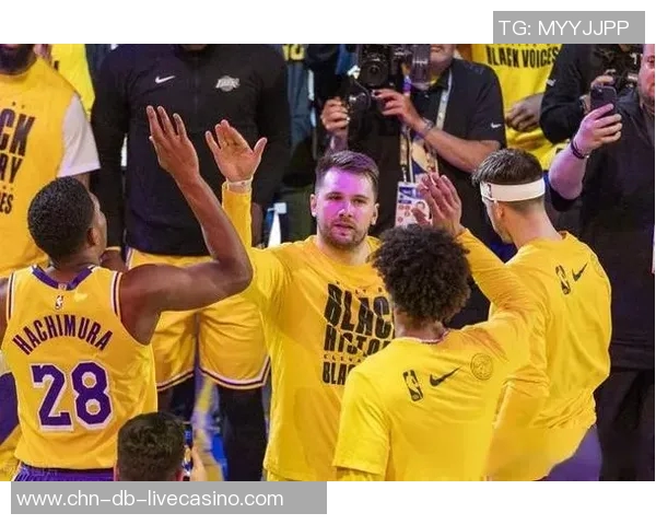 东契奇全能表现助力独行侠湖人背靠背战胜快船实现六连胜