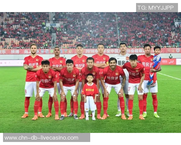 富力与恒大激战在即球票热销引发球迷热情高涨 富力与恒大激战在即球票热销引发球迷热情高涨